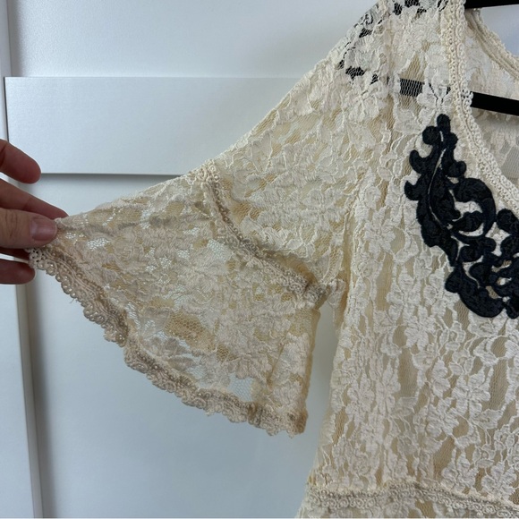 Free People Cream Black Lace Embroidered Peplum Blouse Top Women's Size Medium - Picture 9 of 16